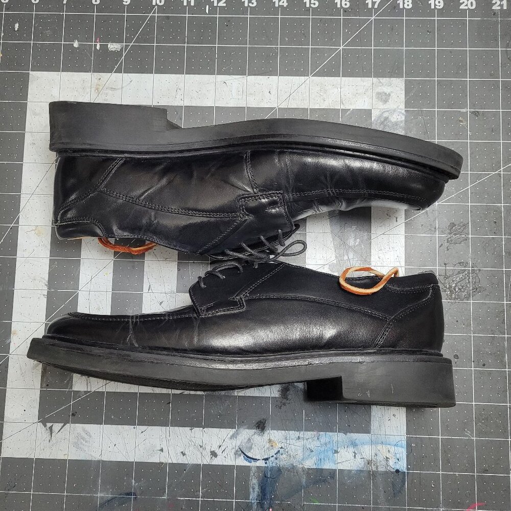 Stacy Adams Dress Shoe  Size 7.5 Mens